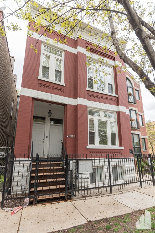 Building Photo - 2702 W Thomas St Unit 1F