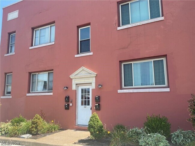 Photo - 1387 W 69th St Unit 3