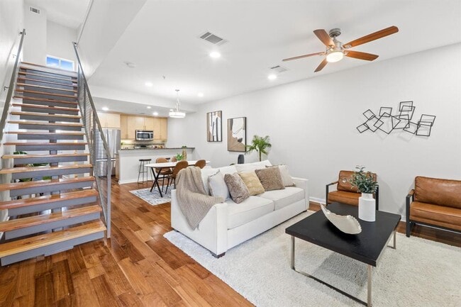 Building Photo - 503 Swanee Dr Unit 19