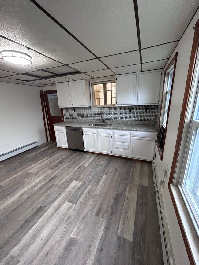Photo - 1295 Reynolds Ave