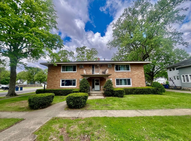 Building Photo - 301 N Minier Ave Unit 4