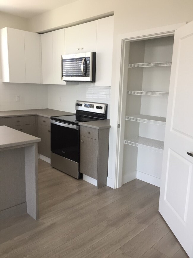 Photo - 1516-1516 McCallum Rd