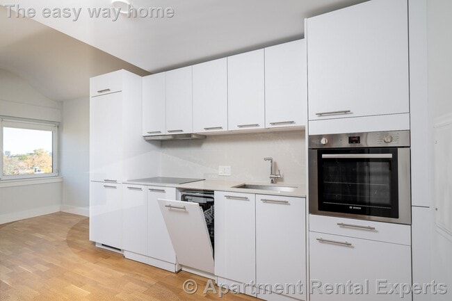 Photo - 334 Harvard St Unit #B7