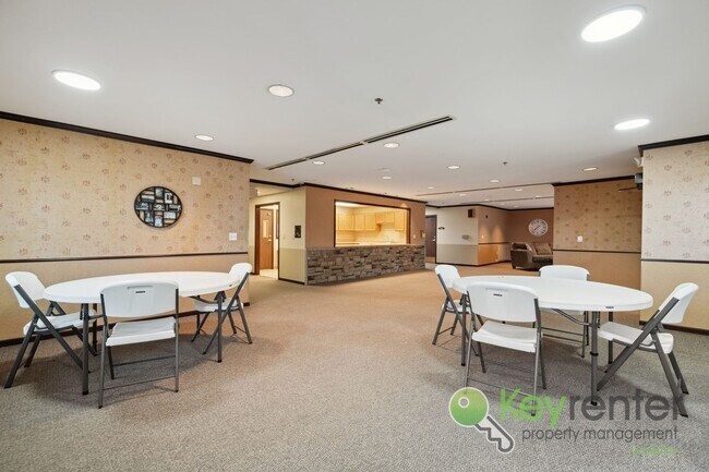 Photo - $650 / 1 br / 1.0 ba / 630 sqft Simple Living - Studio Apartments! Unidad 122