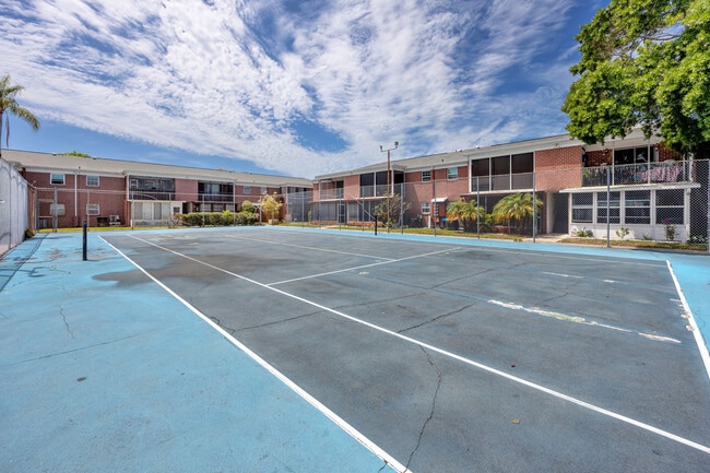 Photo - 8345 13th St N