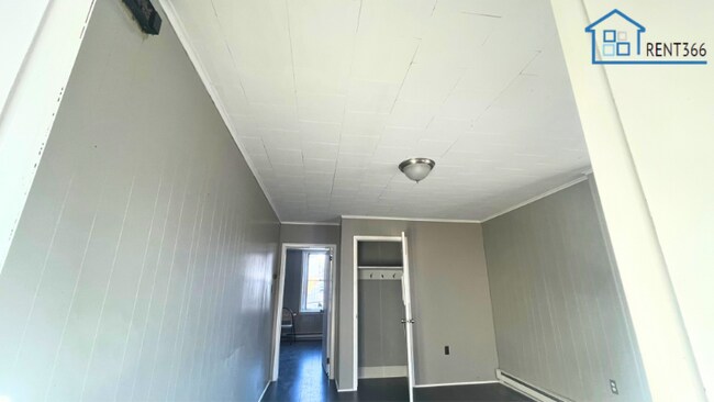 101 N George St