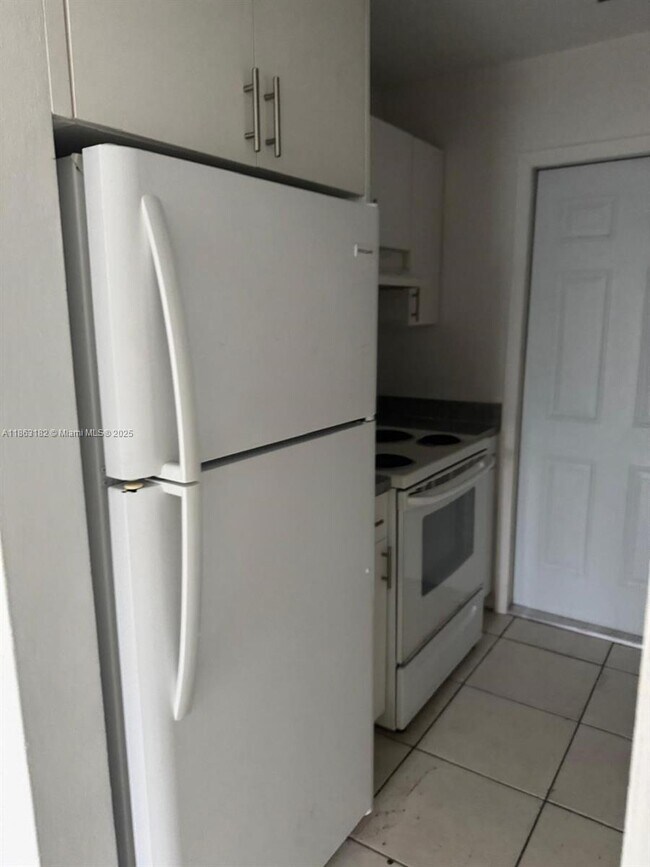 Photo - 2040 NE 170th St Unit 2