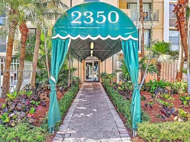 Building Photo - 2350 NE 135th St Unit 1509