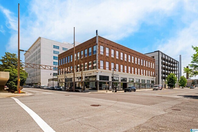Building Photo - 1801 2nd Ave N Unit 412