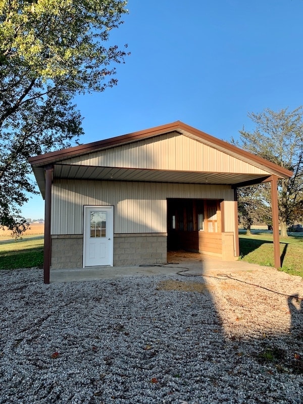 Photo - Crestview Schools, large garage & barn on about 2 acres