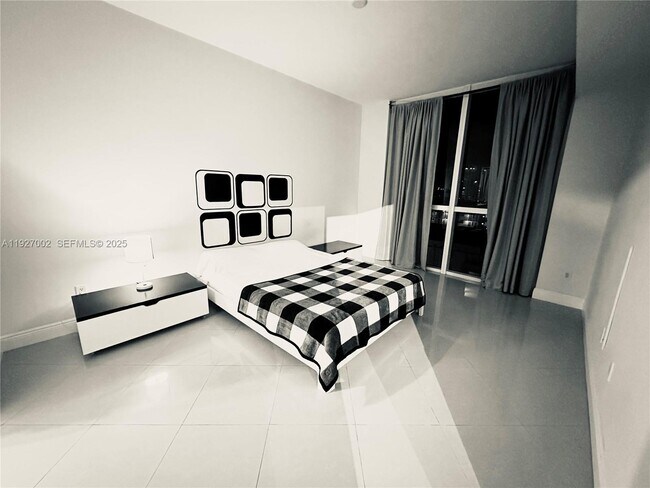 Photo - 1945 S Ocean Dr Unidad 610