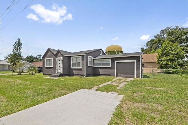 2202 N Glen Ave