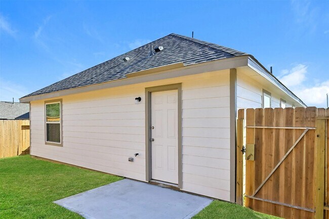 Photo - 22211 Red Knot Run