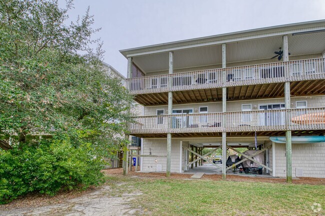 Building Photo - Sandy Bottoms Beach Club Rental