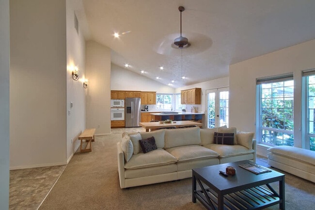 Photo - 2372 NW Meadows Dr Unidad SI ID1550268P