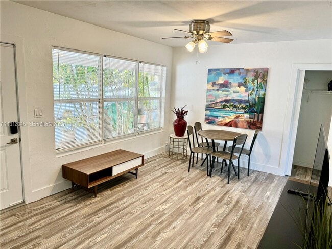 Photo - 301 NE 15th Ave Unit 1