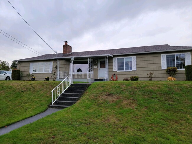 Building Photo - 3 Bedroom, 1 bath S Tacoma Home!