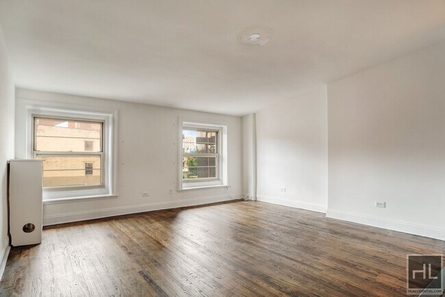 Building Photo - WEST 8 STREET Rental