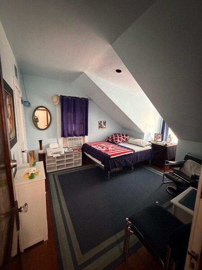 Photo - 154 NE 23rd St