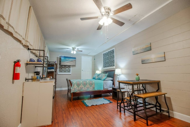 Photo - 1245 Catalpa Ln Unidad 2