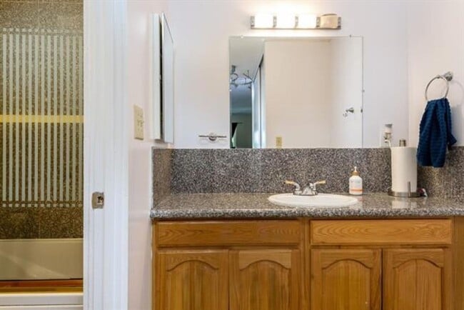 Photo - Well Located and Spacious 2 Bedroom 2 Bath Condo in Mountain View