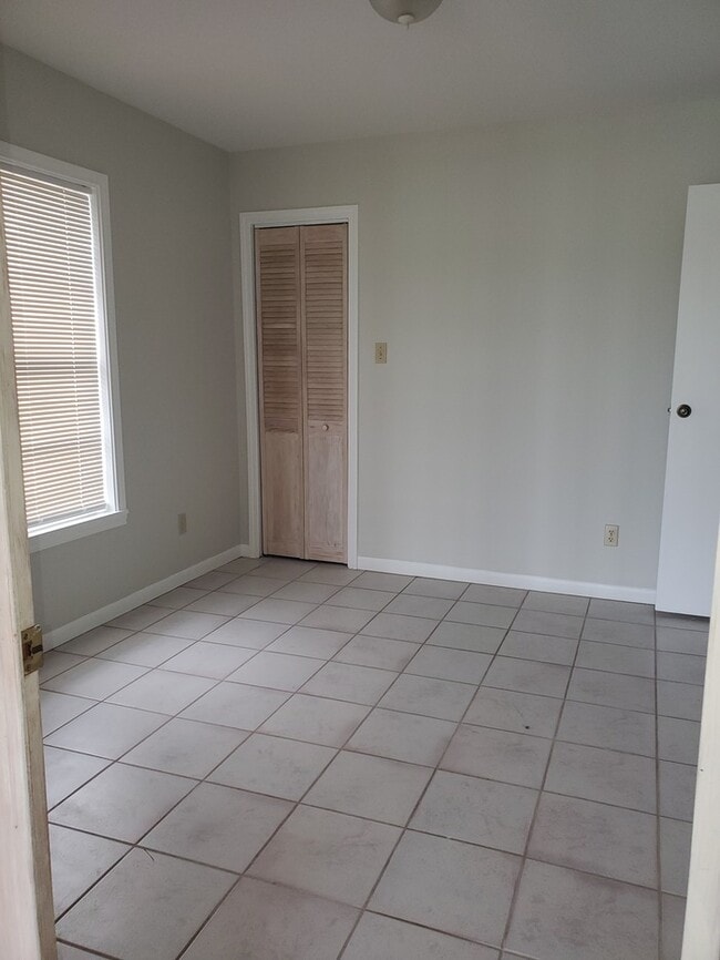 Photo - 2301 N Parkwood Dr
