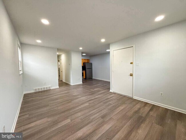 Photo - 7028 Valley Ave