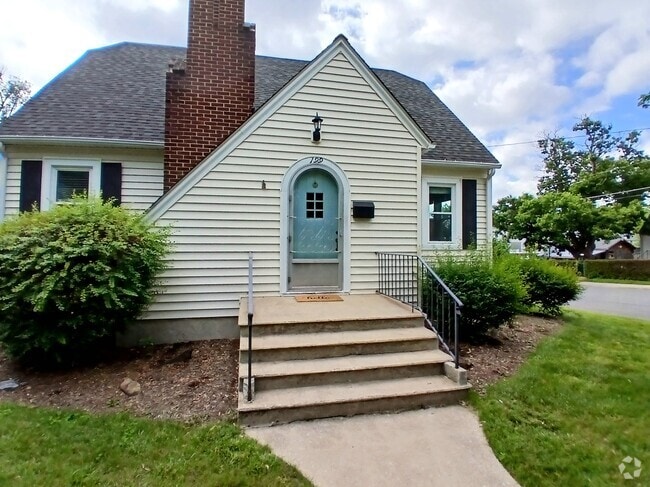 Building Photo - 199 N Bath Ave Rental