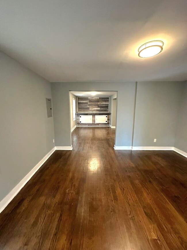 Photo - 109 S Main St