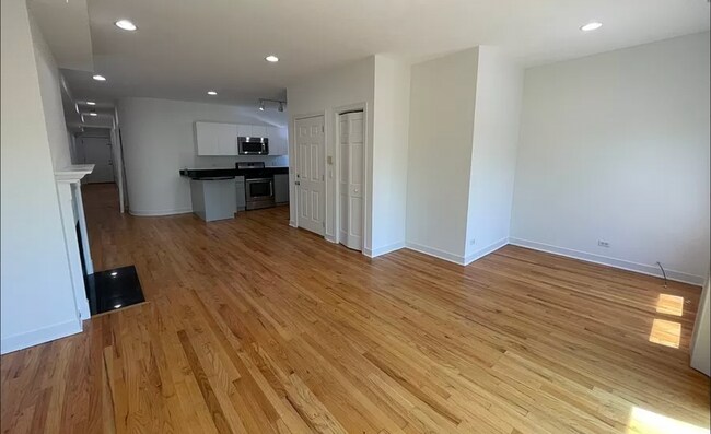 Photo - 1450 W Walton St