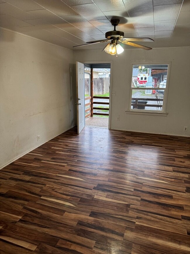 Photo - 444 N Elm St