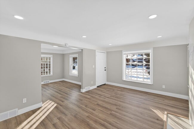 Photo - 20040 Regent Dr