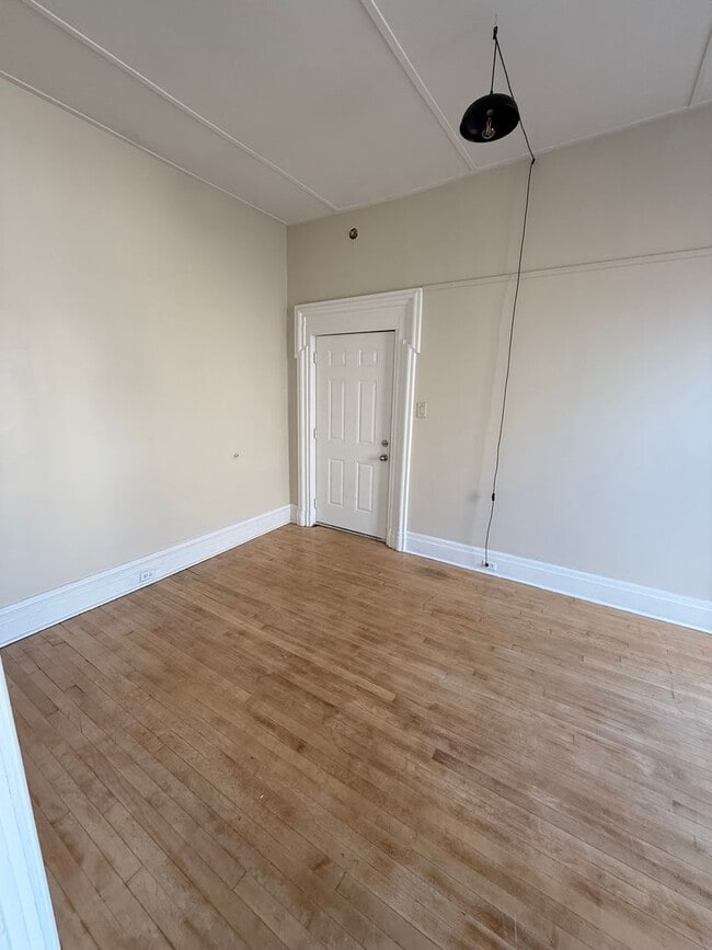 Photo - 32 W High St Unit 200