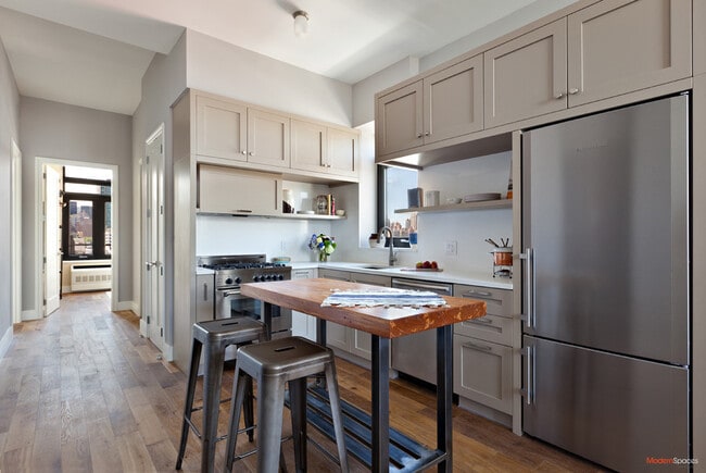 Building Photo - 4734 11th St Unit Apt 703
