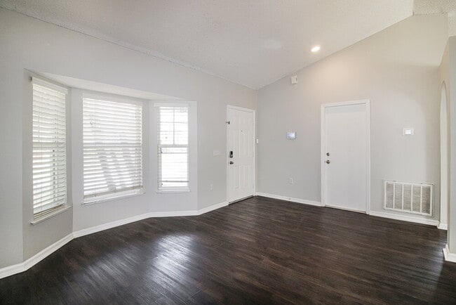 Photo - 4088 Everett Ave