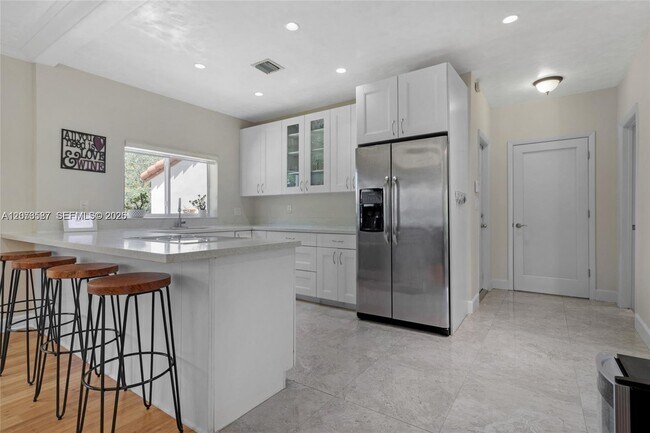 Photo - 535 SW 39th Ave