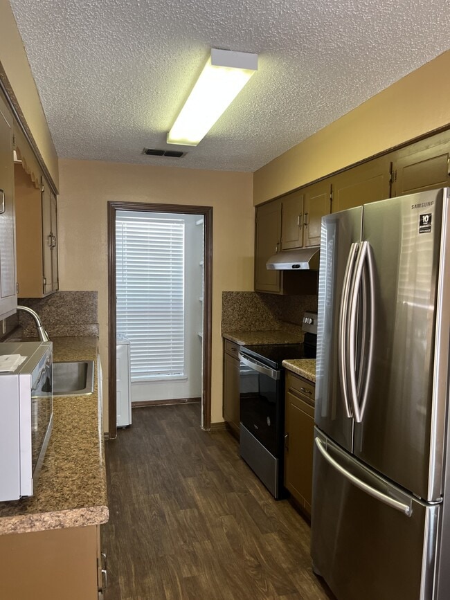 Photo - 4708 Longstreet Pl