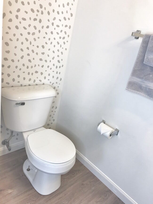 Photo - 3241 Domain St