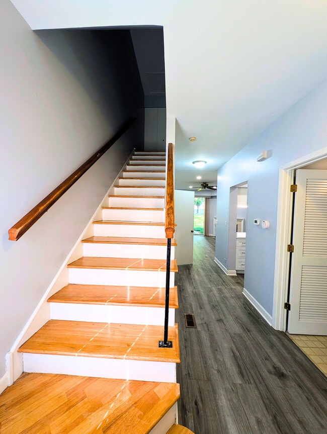 Photo - 1122 Regency Dr