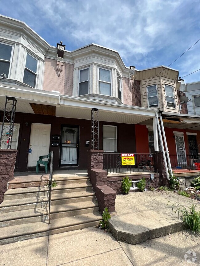 Building Photo - Carroll Park Area Main Street, Big 3 bedroom! Rental
