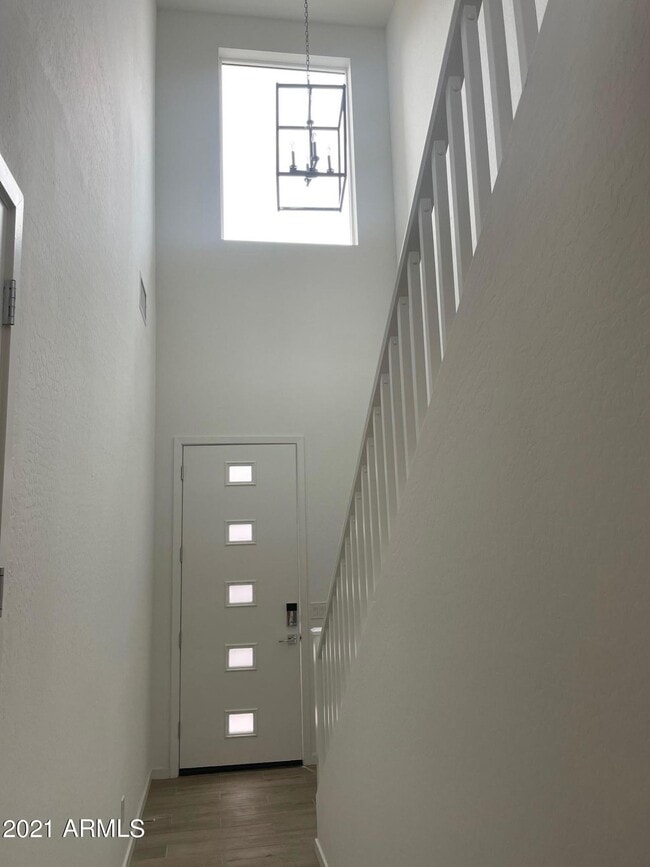 Photo - 901 S Smith Rd