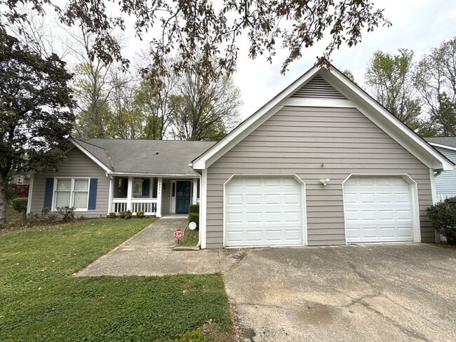 Building Photo - T.R. Lawing Realty Property