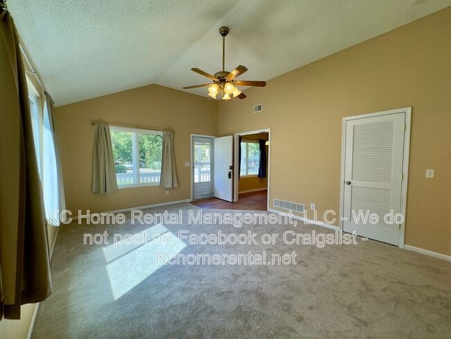 Photo - 8643 Melrose St