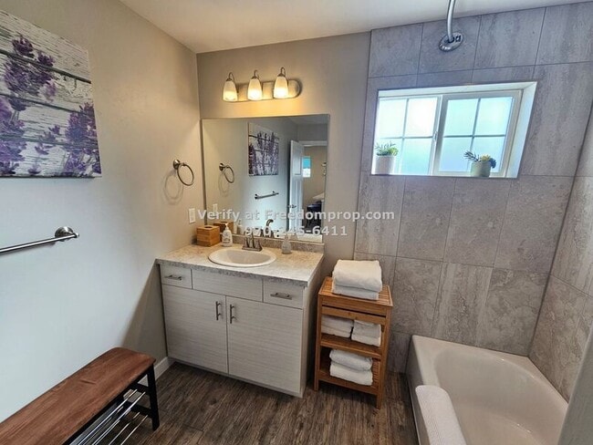 Photo - 1181 Main St Unit B