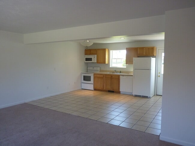 Photo - 242 Fairground Rd