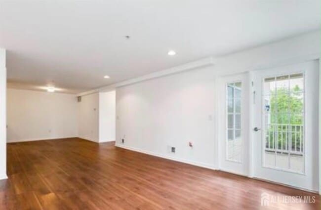 Photo - 106 Chariot Ct