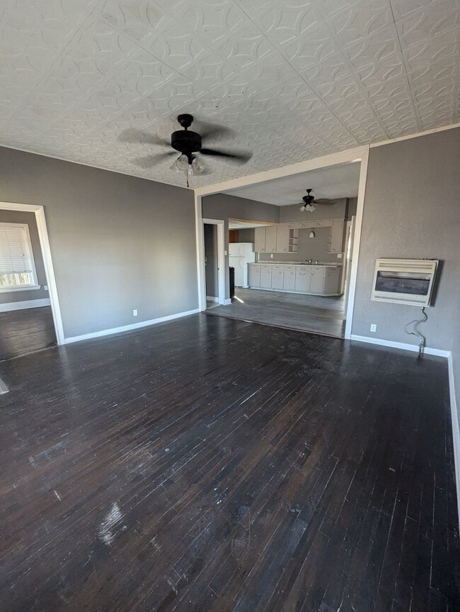 Building Photo - 3 Bed/1 Bath - Now Available In Columbus KS!