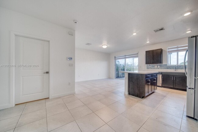 Photo - 1090 SE 23rd Ave