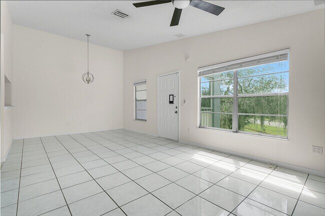 Photo - 305 Northlake Dr Unidad #305