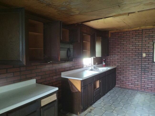 Photo - 909 Fairland St
